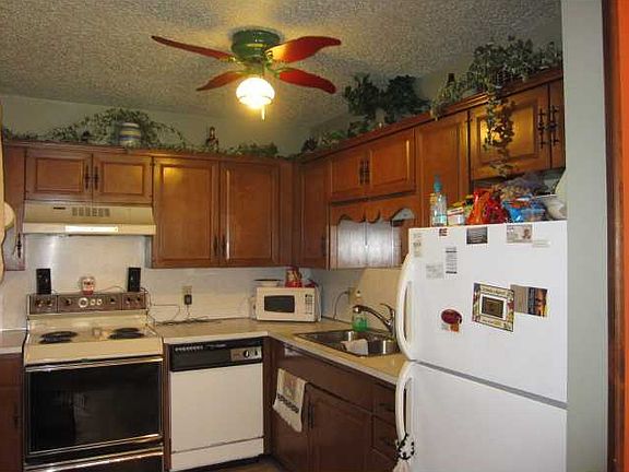 5th image of 3 Saint Neots Ln
