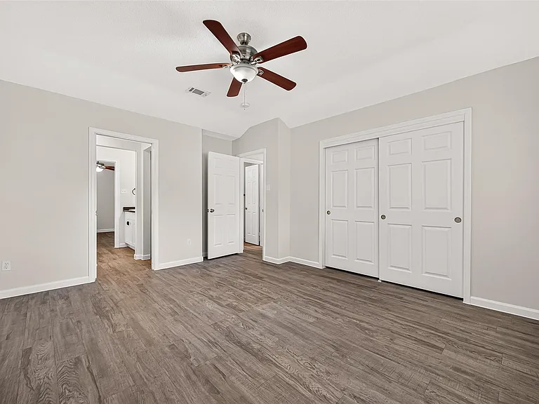 7407 Cortes Dr — Photo 15