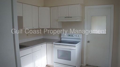 2nd image of 2204 51st Ave W #B
