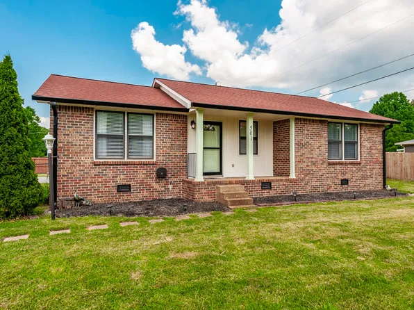 501 Black Patch Dr, Springfield, TN 37172