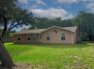 1224 S Kossuth St, Rockport, TX 78382