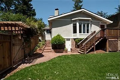 190 Edgewood Ave photo 1