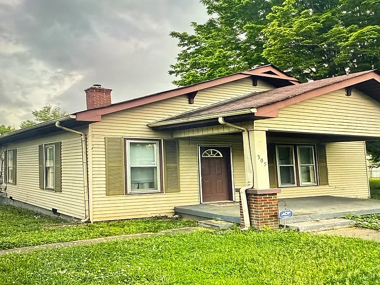 305 S Russell St — Photo 2