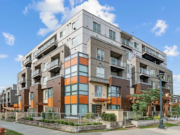 13978 Fraser Hwy #601, Surrey, BC V3T 4E7