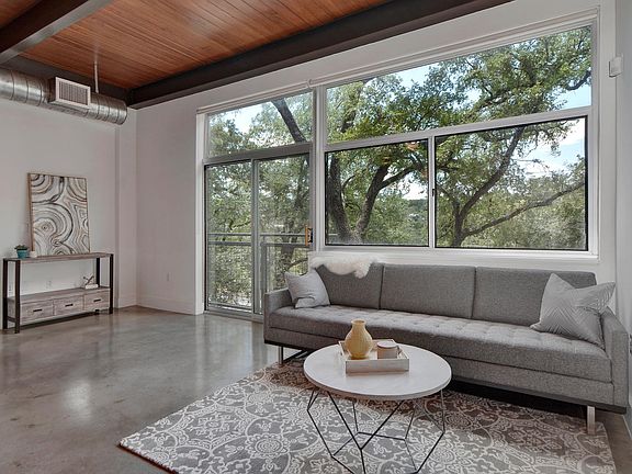 2nd image of 2205 N Lamar Blvd Unit 111
