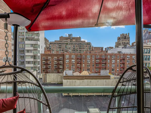 22 West 15th Street image 13 of 18