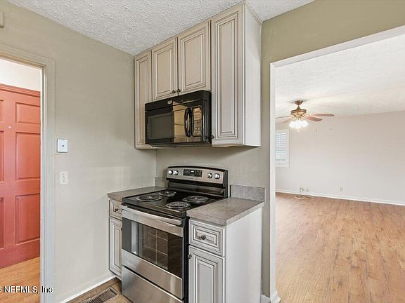 3rd image of 7316 GREENWAY Drive