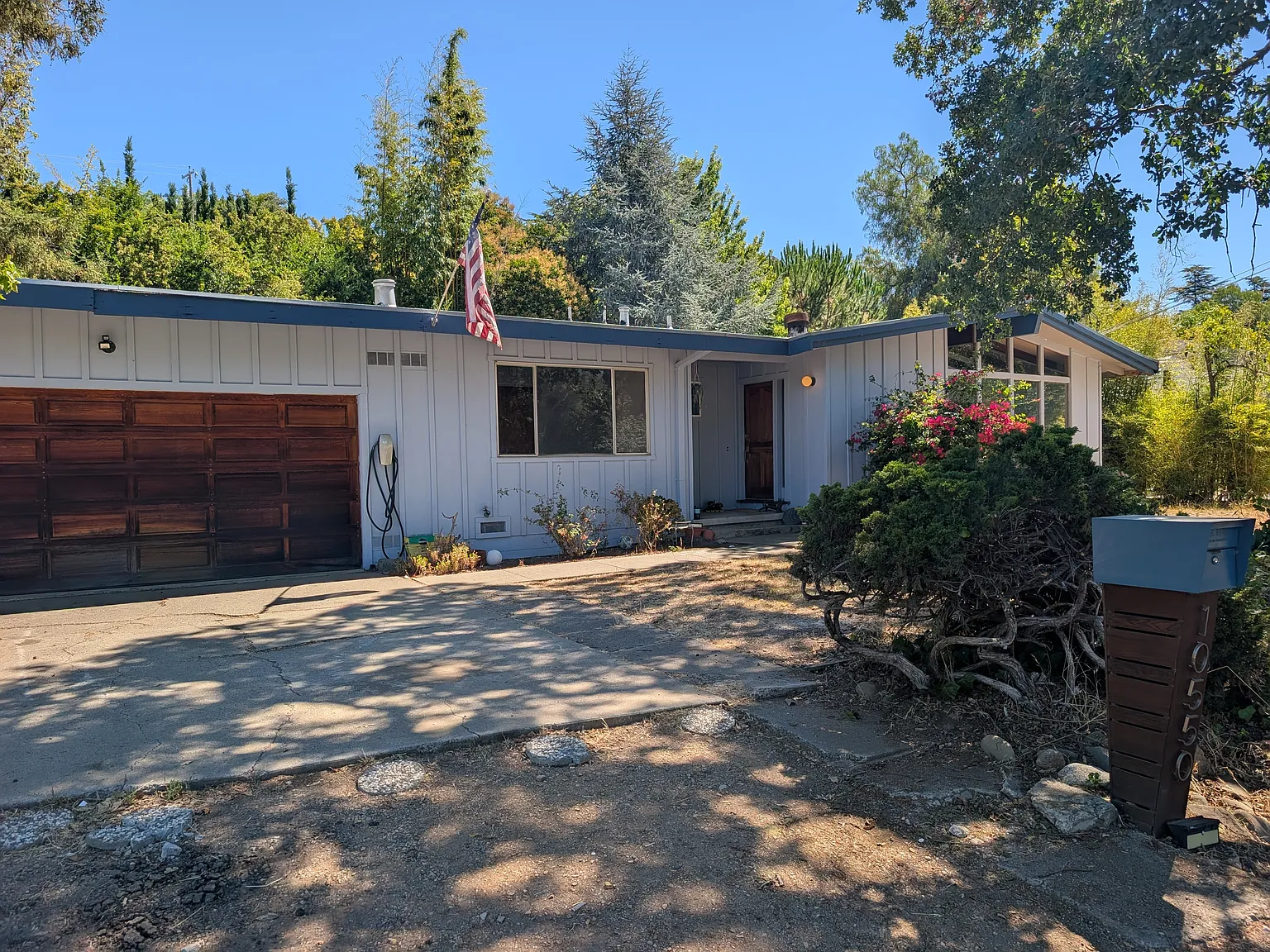 2 bed, 1.5 bath, 1199 sqft, $3,800 — Photo 2