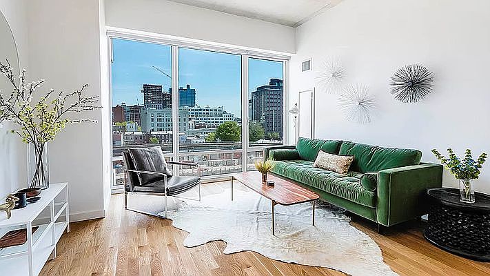 1st image of 2222 Jackson Ave #812