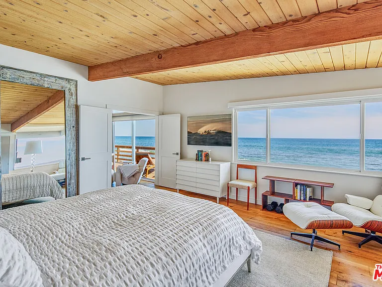 24246 Malibu Rd — Photo 12