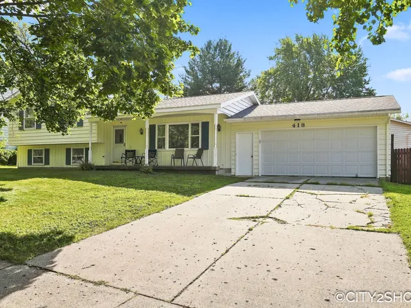 418 Harrison St, Coopersville, MI 49404