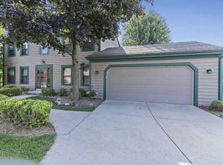 16355 W Crescent Dr, New Berlin, WI 53151