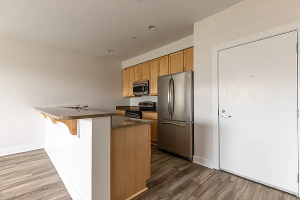 2 bed, 1100 sqft, $2,850 — Photo 3