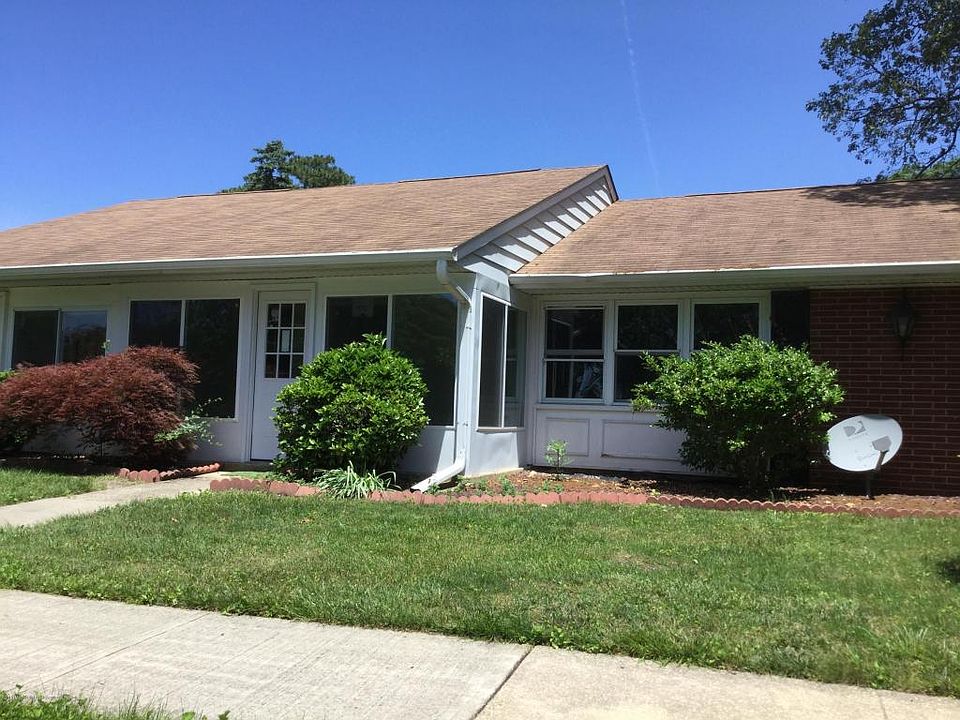 1st image of 647B Plymouth Dr #100B