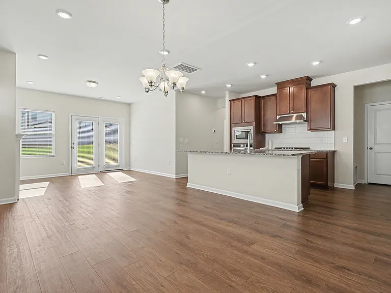 653 Rawls Dr — Photo 4