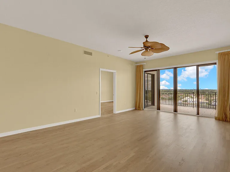 370 Golfview Rd #901 — Photo 11