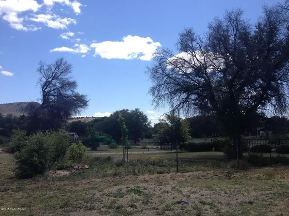 17534 W Foothill Rd, Peeples Valley, AZ 86332