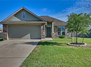 808 Mockingbird St, Navasota, TX 77868