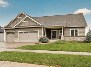 2555 Sand Trap Rd SE, Rochester, MN 55904