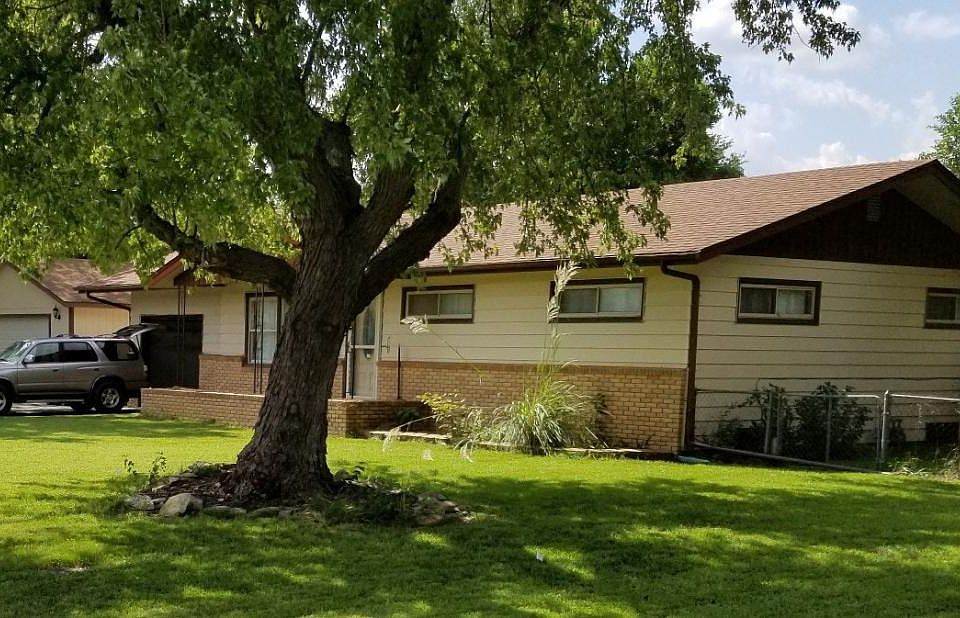 1st image of 1420 E 35th Ave
