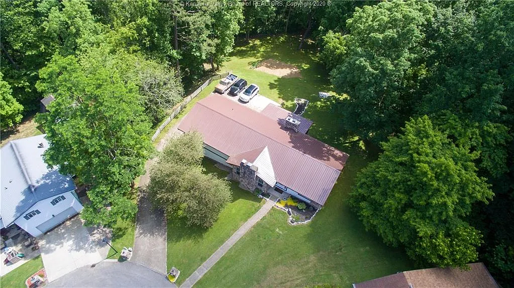 104 Wellington Way photo 1