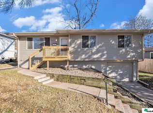 7527 S 76th St, La Vista, NE 68128