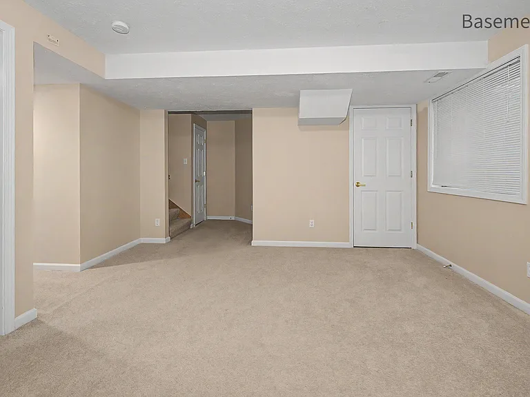 2819 Gill St — Photo 34