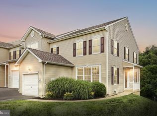 2230 Live Oak Ln, York, PA 17406