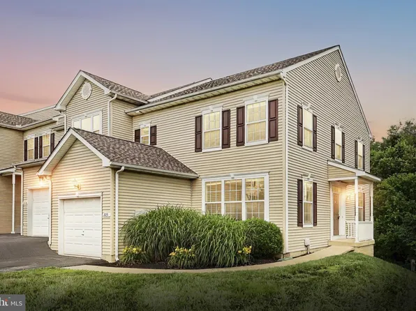 2230 Live Oak Ln, York, PA 17406