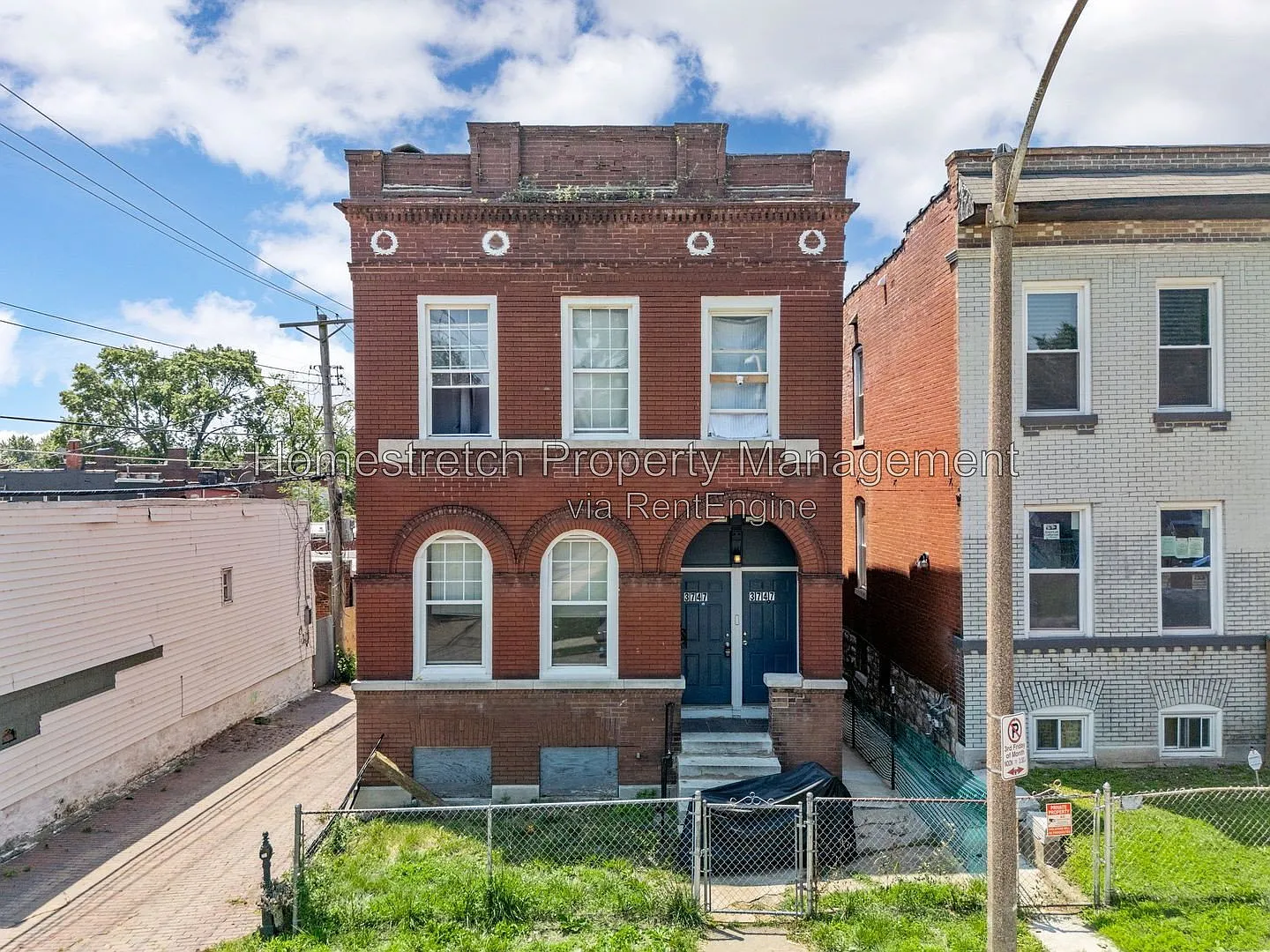 2 bed, 1.0 bath, 1056 sqft, $950 — Photo 1
