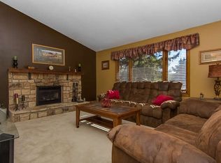 5950 Hawthorne Rd, Mound, MN 55364