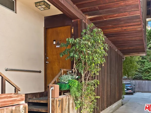 11616 Chenault St #11, Los Angeles, CA 90049
