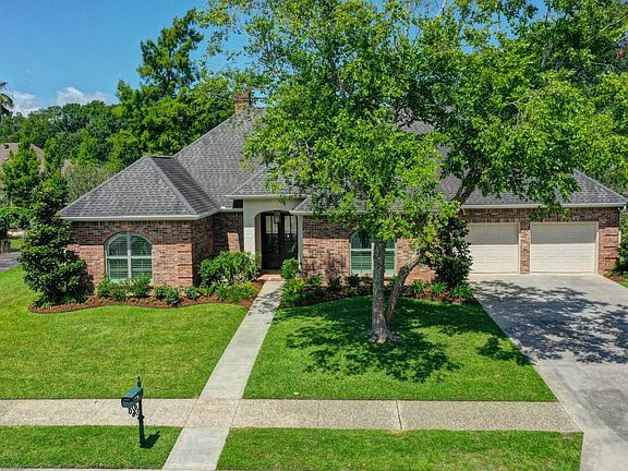 2nd image of 209 Spyglass Ln