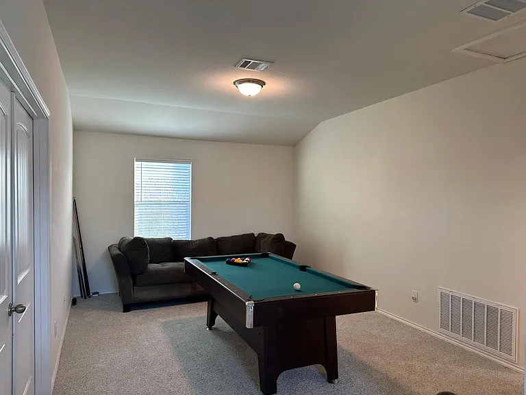 124 Rocroi Dr — Photo 4