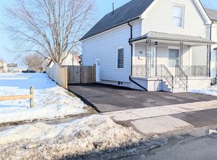 34 Tasker St, Saint Catharines, ON L2R 3Z8