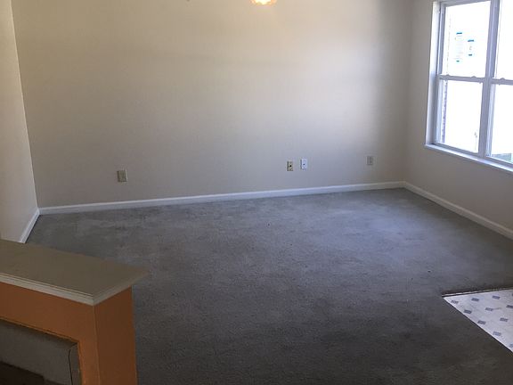 5th image of 3039 S Tacoma Ave