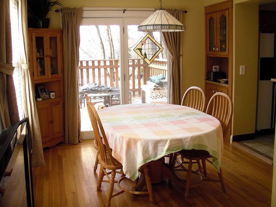 2nd image of 40 Angell Ave