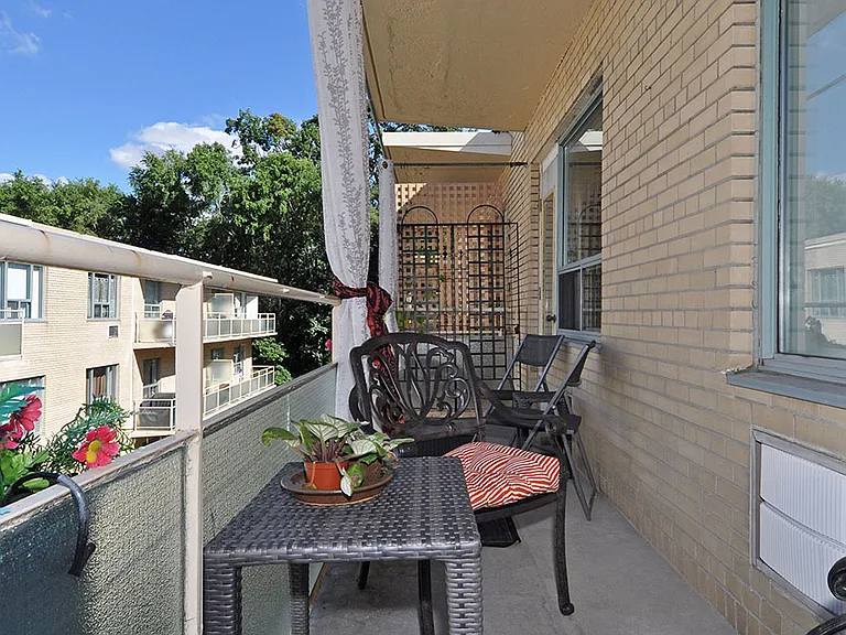 90 Heath St W #201 — Photo 2