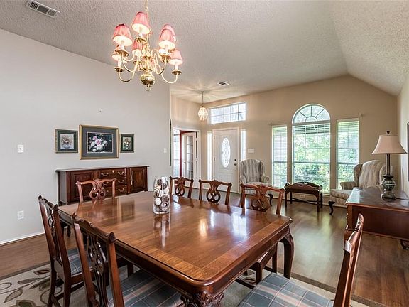 4th image of 4516 Stone Mountain Dr