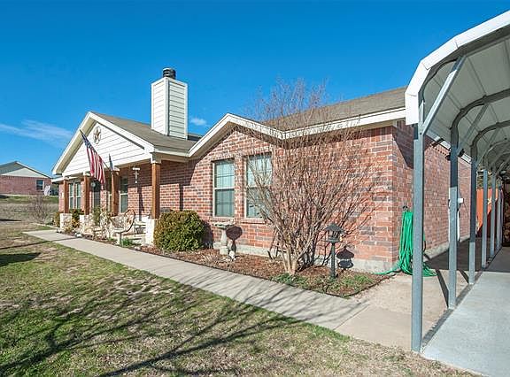 5th image of 179 Emerald Dr