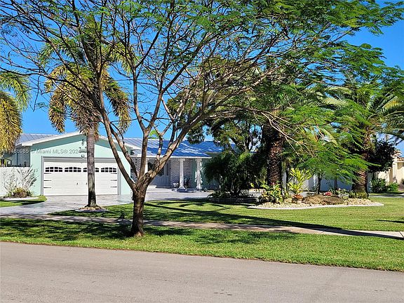 2nd image of 1221 Hammond Dr