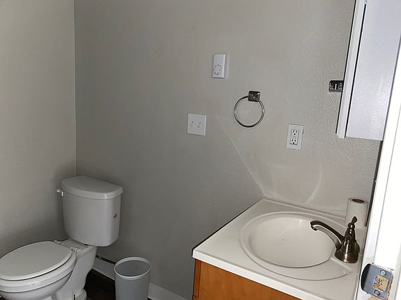 3rd image of 1224 N I St APT 102