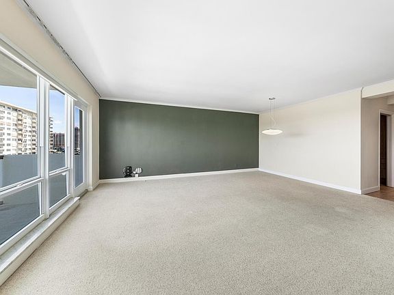 4th image of 340 Sunset Drive #1408