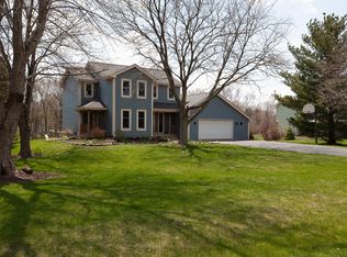 6119 Coachlight Rd, Crystal Lake, IL 60012