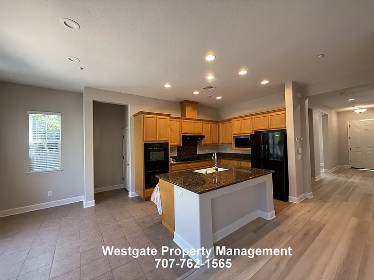 1708 Southridge Dr — Photo 12