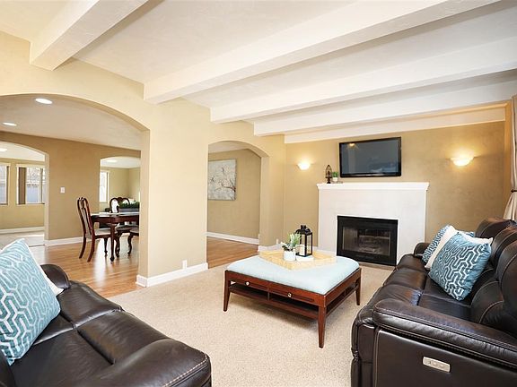 3rd image of 743 Carver Ln