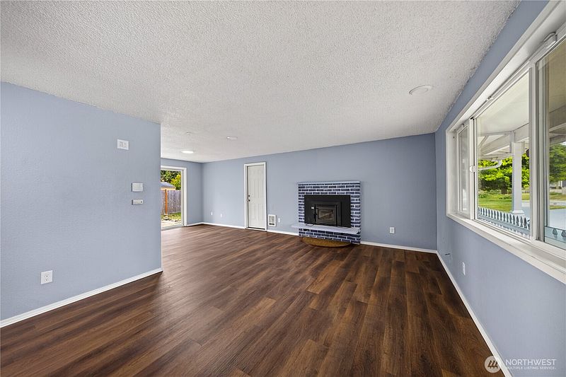 2nd image of 854 SW Heller Street