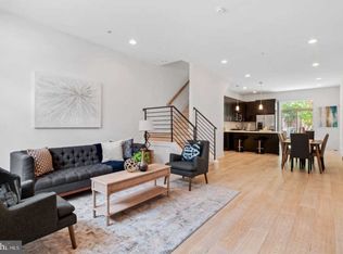 934 S 8th St, Philadelphia, PA