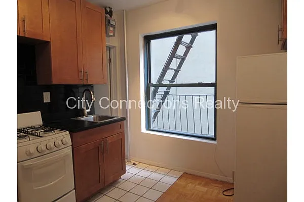 Rented by City Connections Realty | media 11