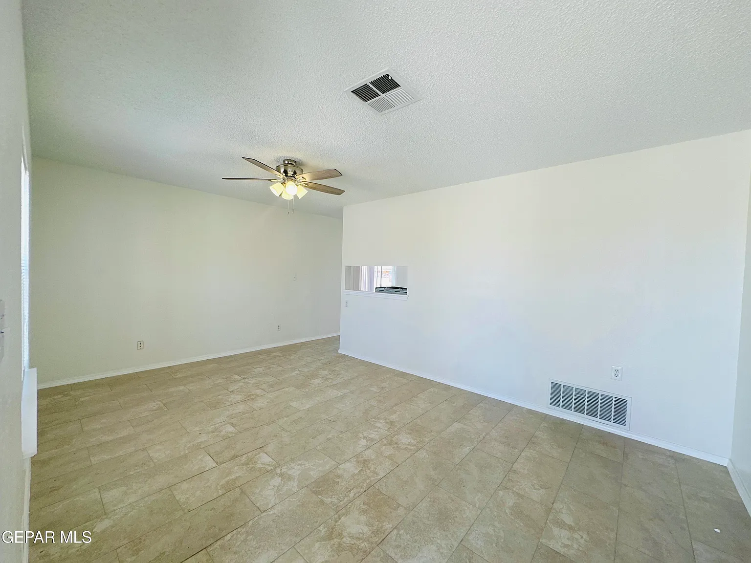 3 bed, 2.0 bath, 1123 sqft, $1,650 — Photo 3